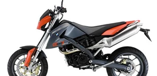 BMW G 650 Xmoto 2009 vs Husqvarna Svartpilen 401 2020 BMW G 650 Xmoto 2009 vs Husqvarna Svartpilen 401 2020