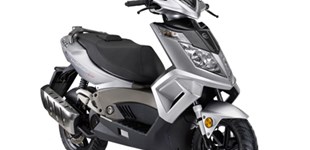 Honda SES 125 Dylan 2006 vs Keeway Hacker 125 2010