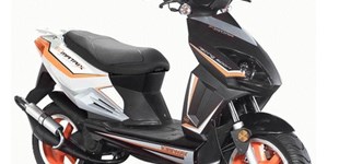 Keeway Matrix V3 45 2010 vs Peugeot Speedfight 2 LR 2009