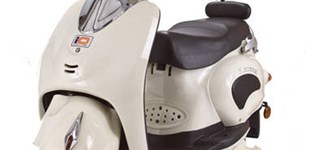 Kawasaki Z125 2023 vs IO Scooter Florenz 2010