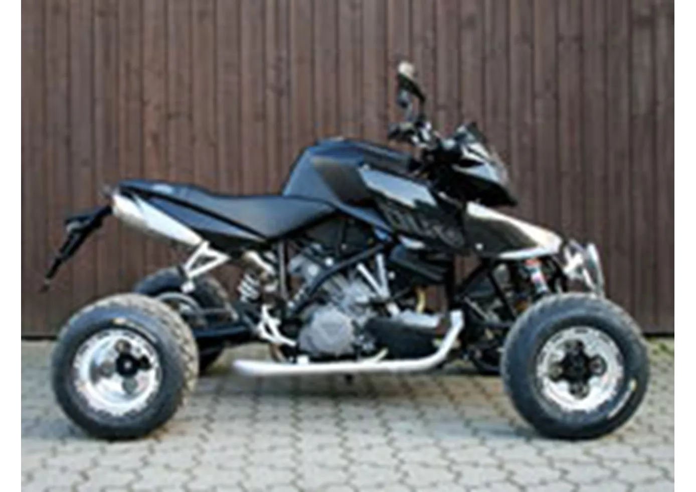 E-ATV 990 Super Duke 2010 E-ATV 990 Super Duke 2010