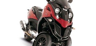 Piaggio MP3 500ie LT Sport 2012 vs Gilera Fuoco 500 2010