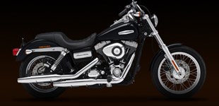 Harley-Davidson Dyna Super Glide Custom FXDC 2010 vs Harley-Davidson Sportster XL 1200C Custom 2009