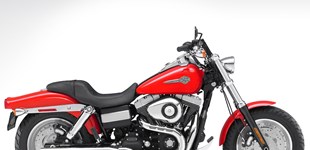 Harley-Davidson CVO Fat Bob FXDFSE 2010 vs Triumph Bonneville Bobber TFC 2020