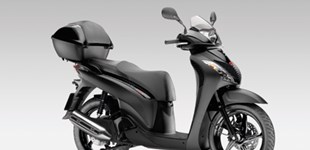 Honda SH300i 2015 vs Honda SH125i 2010