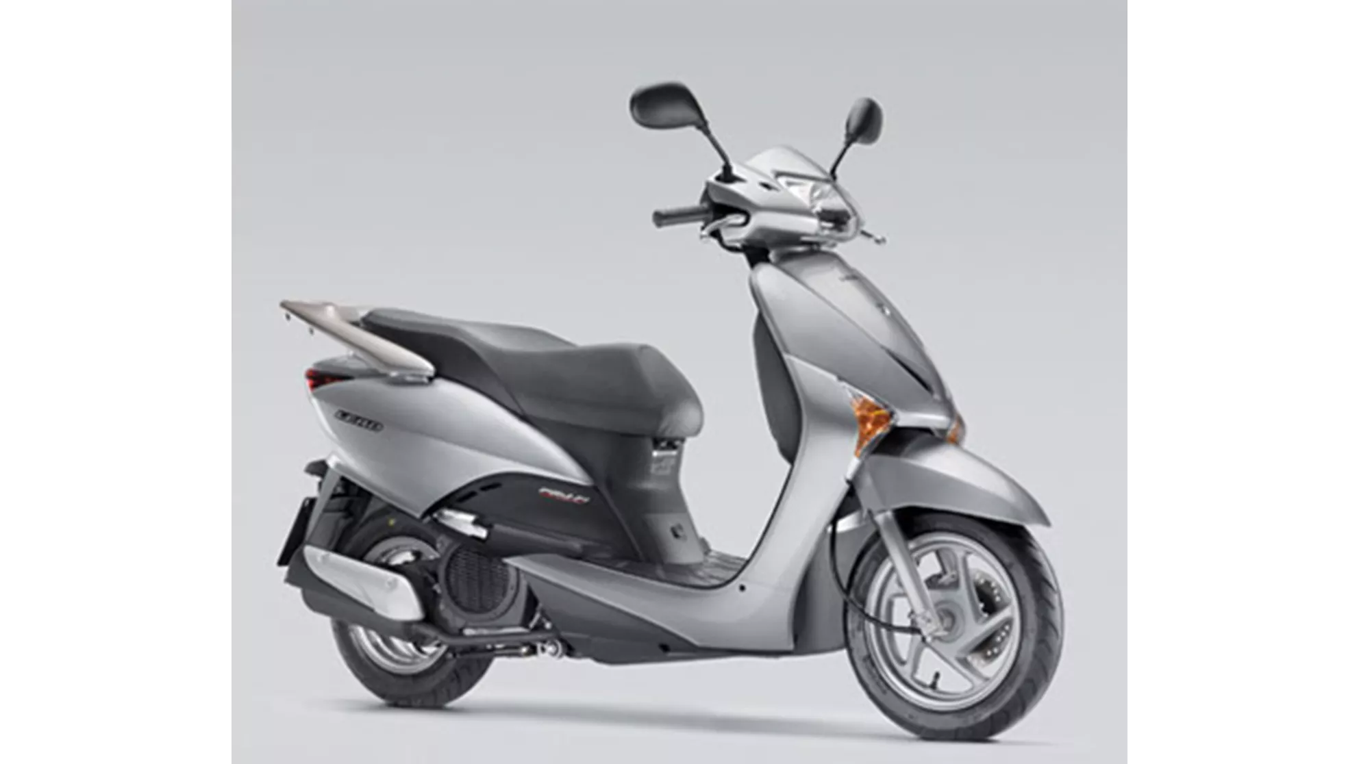 Honda SCV 100 Lead - Image 4 Honda SCV 100 Lead - Image 4