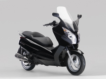 Motorrad Vergleich Honda Forza 125 2022 vs. Honda FES 125 S-Wing 2010