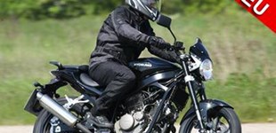 Honda ADV350 2023 vs Hyosung GT 250i Naked 2010