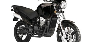 Honda XL 125 V Varadero 2010 vs WMI Streetcross 125 2010