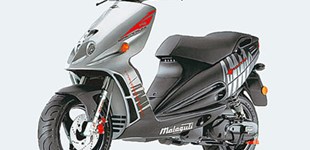 Malaguti F 12 Phantom LC 2010 vs Yamaha Jog-R 2012