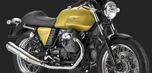 Moto Guzzi V7 Café Classic 2010 vs Moto Guzzi V7 Racer 2011