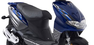 Aprilia SR 50  Street 2018 vs Motowell Magnet City 2T 2010