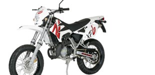Peugeot XPS Supermoto 50 2009 vs Peugeot XP6 Supermoto 50 Power up 2010