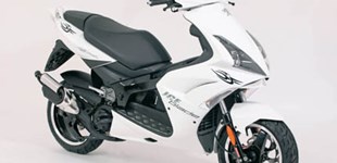 Peugeot Jet Force 50 Iceblade 2010 vs Peugeot Jet Force 50 Iceblade 2011