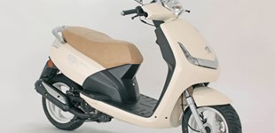 Peugeot Vivacity Sixties 50 2010 vs Piaggio Zip 50 2T 2009