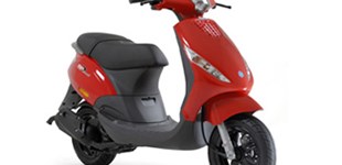Peugeot Django 125 ABS 2022 vs Piaggio Zip 50 2T 2010