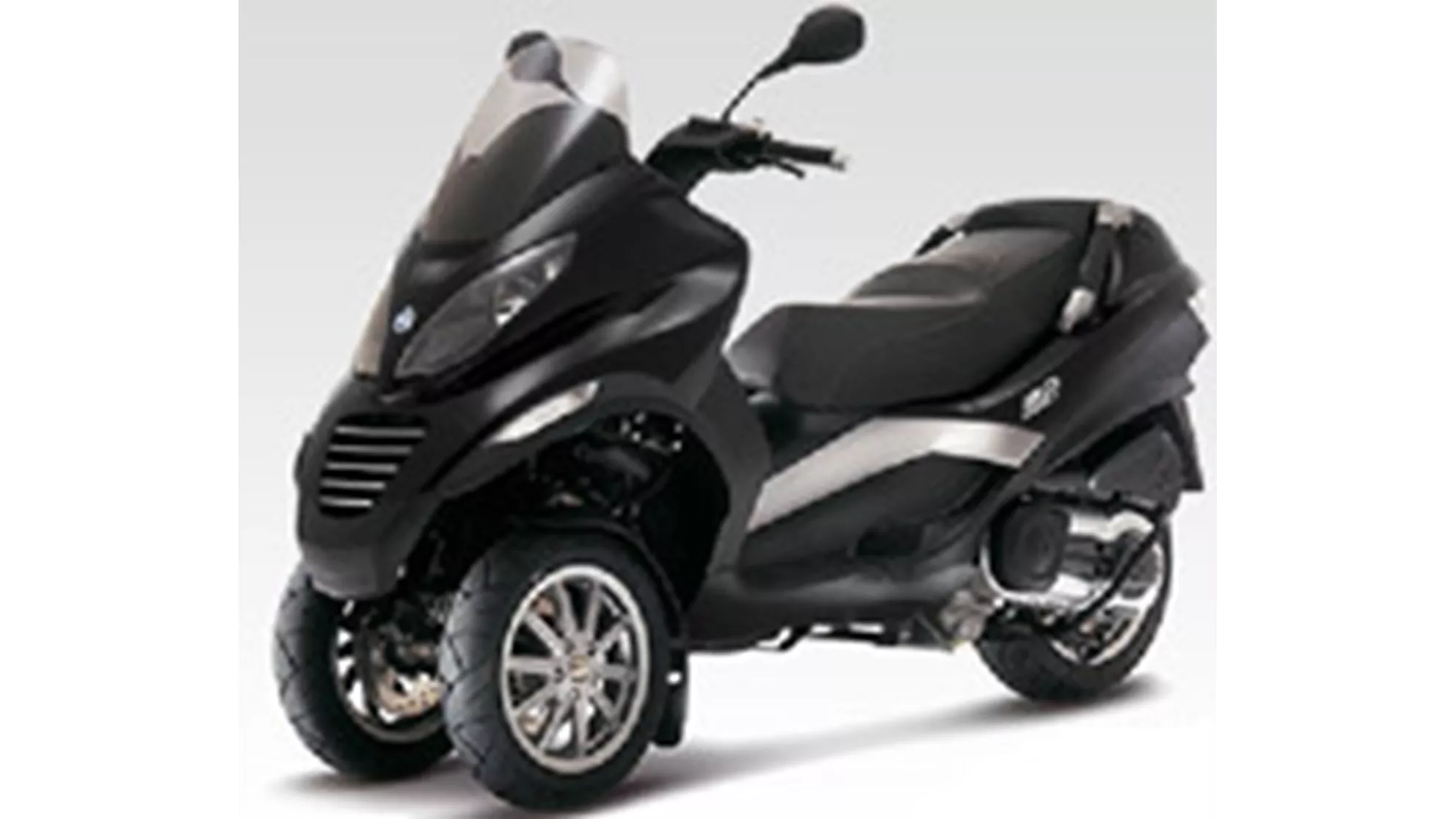 Piaggio MP3 125 - Image 1 Piaggio MP3 125 - Image 1