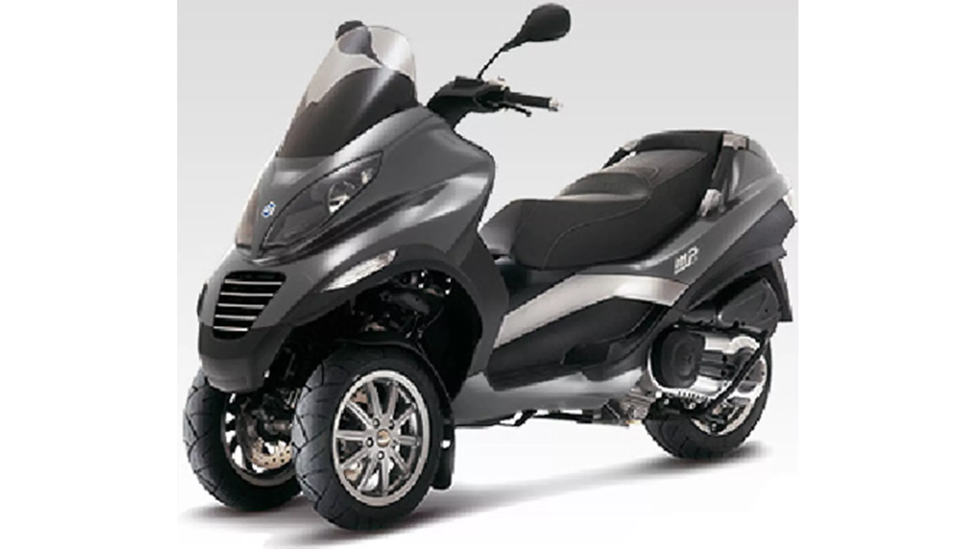 Piaggio MP3 125 - Image 2 Piaggio MP3 125 - Image 2