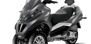 Piaggio Medley 150 S 2023 vs Piaggio MP3 LT 250 2010