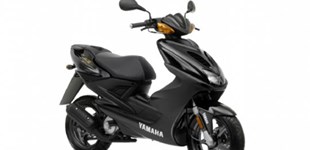 Aprilia Sportcity 50 One 2T 2010 vs Yamaha Aerox R 2010