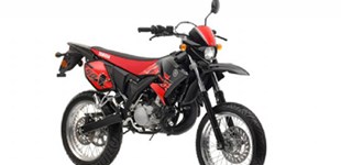 Beta RR 50 Racing 2022 vs Yamaha DT 50 X Supermoto 2010