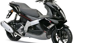 Piaggio Beverly 300 i.e. 2012 vs Derbi GP1 250 i.e. 2010