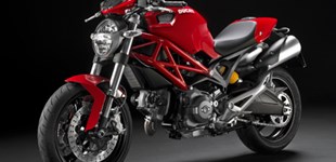 Suzuki SV 650 2005 vs Ducati Monster 696 2010