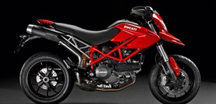 Ducati Hypermotard 796 2010 vs KTM 1290 Super Duke RR 2023