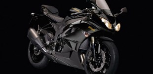 Kawasaki Ninja ZX-6R 2010 vs Suzuki GSX-R 750 2006