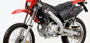 Motorhispania Duna 125 SM 2011 vs Motorhispania Duna 125 SM 2010