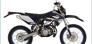 Sherco 50cc Enduro 2010 vs Malaguti XTM 50 Enduro 2009