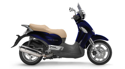 Piaggio Beverly 400 S 2021 vs Aprilia Scarabeo 500 2010