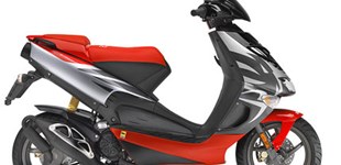 Aprilia SX 50 Supermoto 2021 vs Aprilia SR 50  Street 2010