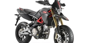 Yamaha MT-07 2022 vs Aprilia Dorsoduro 750 2010 Yamaha MT-07 2022 vs Aprilia Dorsoduro 750 2010