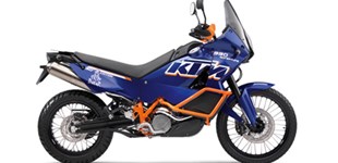 MV Agusta Brutale 990 R 2011 vs KTM 990 Adventure Dakar 2011