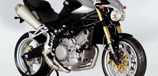 Moto Morini Corsaro 1200 2011 vs Triumph Speed Triple 1050 2012