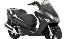 Suzuki Burgman 125 2020 vs Daelim S3 125 2011