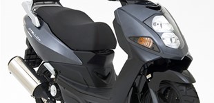 Piaggio Beverly 125 i.e. 2005 vs Daelim Otello 125 2011