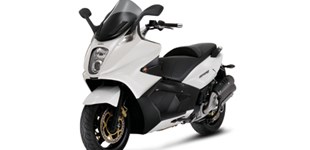 Derbi Rambla 300 i.e. 2012 vs Gilera GP 800 2011