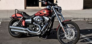 Harley-Davidson Dyna Wide Glide FXDWG 2011 vs Harley-Davidson Sportster XL 1200 N Nightster 2011
