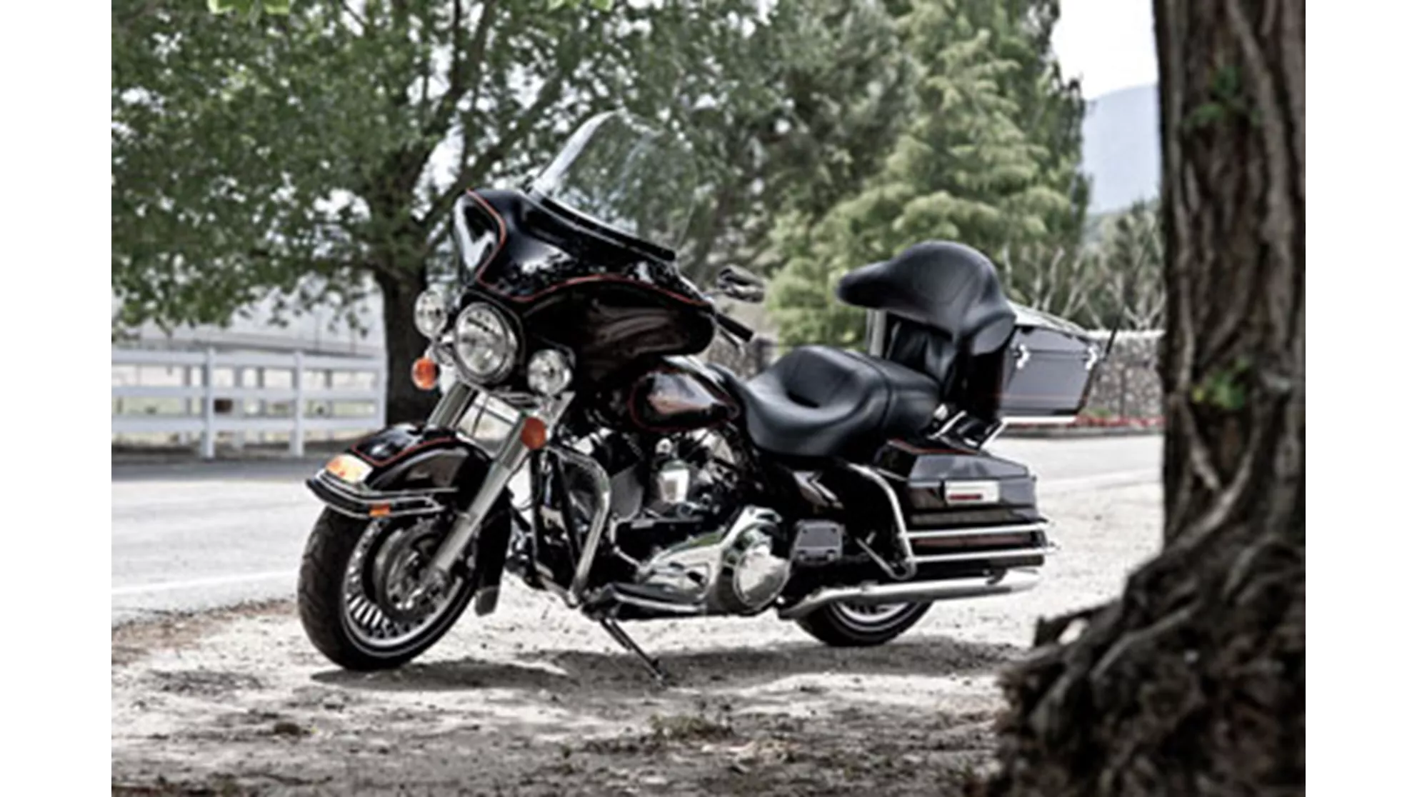 Harley-Davidson Touring Electra Glide Standard FLHT - Image 1