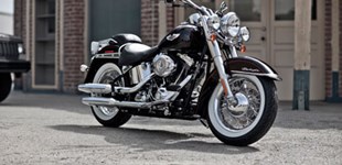 Harley-Davidson Softail Deluxe FLSTN 2011 vs Harley-Davidson Softail Fat Boy FLSTF 2006