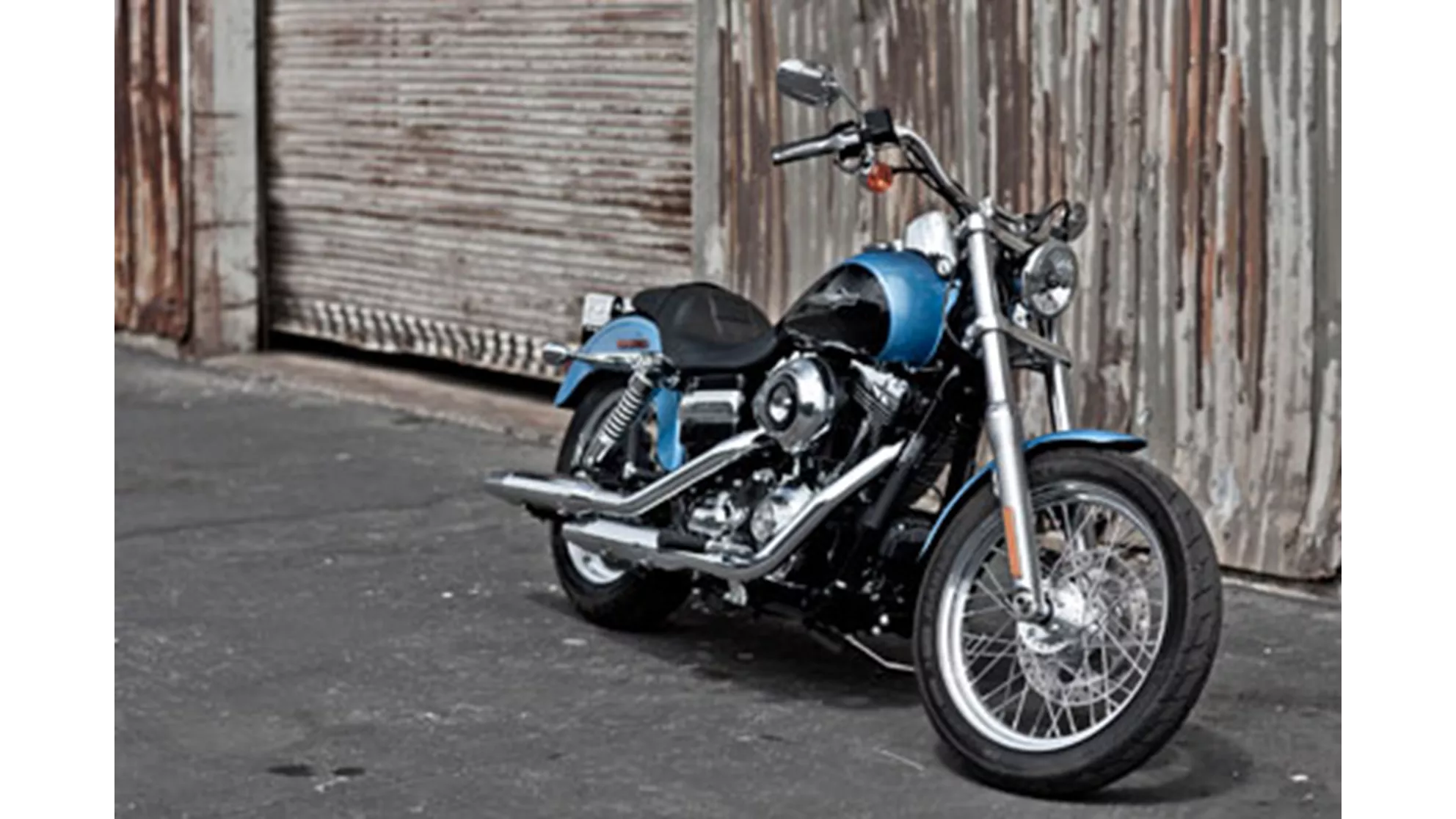 Harley-Davidson Dyna Super Glide Custom FXDC - Image 1 Harley-Davidson Dyna Super Glide Custom FXDC - Image 1