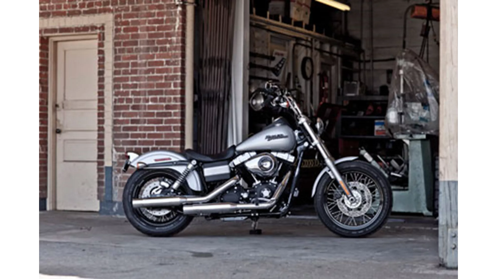 Harley-Davidson Dyna Street Bob FXDB - Image 1 Harley-Davidson Dyna Street Bob FXDB - Image 1