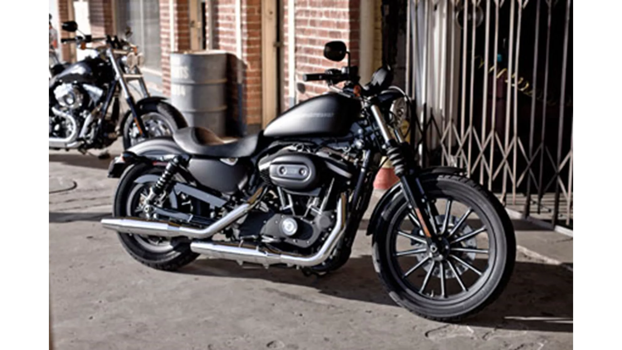 Harley-Davidson Sportster XL 883 N Iron - Image 1 Harley-Davidson Sportster XL 883 N Iron - Image 1