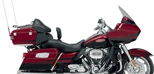 Harley-Davidson CVO Road Glide Ultra FLTRUSE 2011 vs Harley-Davidson CVO Street Glide FLHXSE 2020