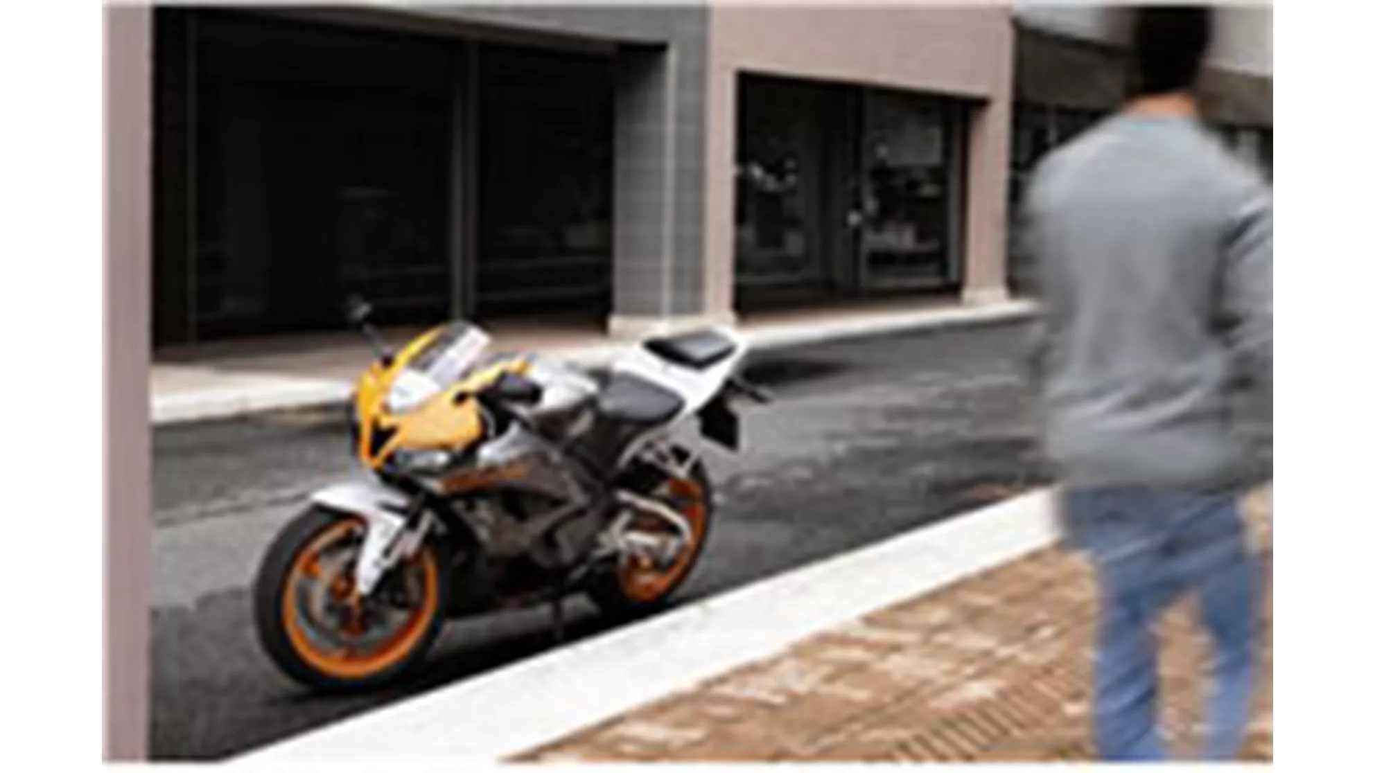 Honda CBR600RR - Image 8 Honda CBR600RR - Image 8