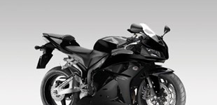 Yamaha R125 World GP 60th Anniversary 2022 vs Honda CBR 600 RR 2011