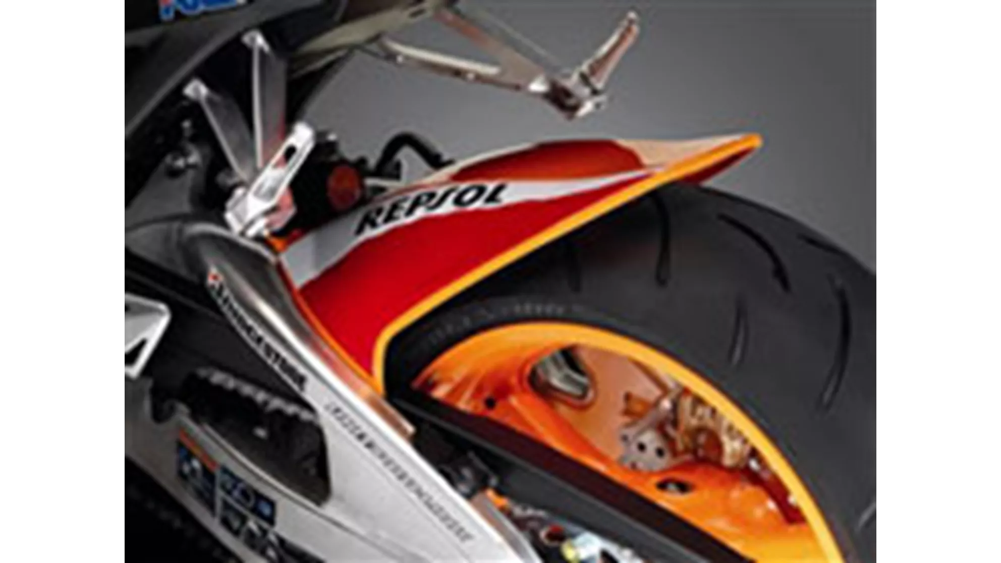 Honda CBR1000RR Fireblade - Image 4 Honda CBR1000RR Fireblade - Image 4
