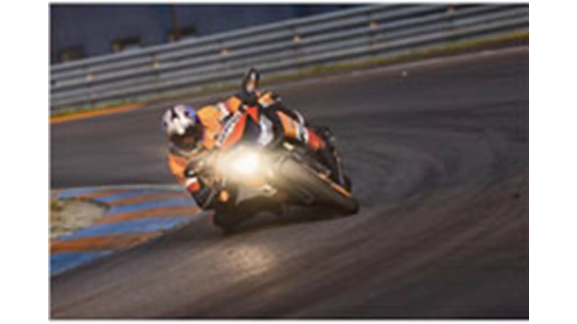 Honda CBR1000RR Fireblade - Image 5 Honda CBR1000RR Fireblade - Image 5